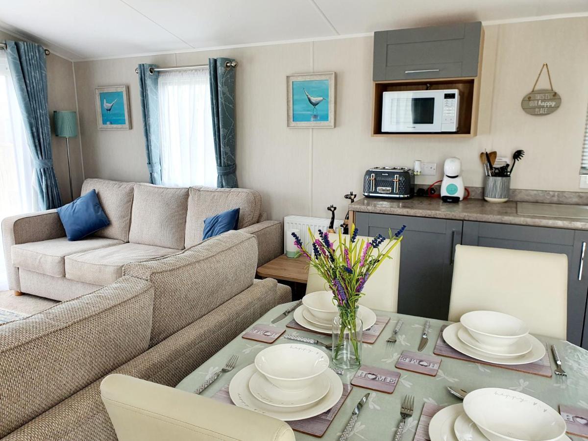 אינגולדמלס Premium Accommodation With Luxury Hot-Tub And Decking Area, Near Fantasy Island מראה חיצוני תמונה