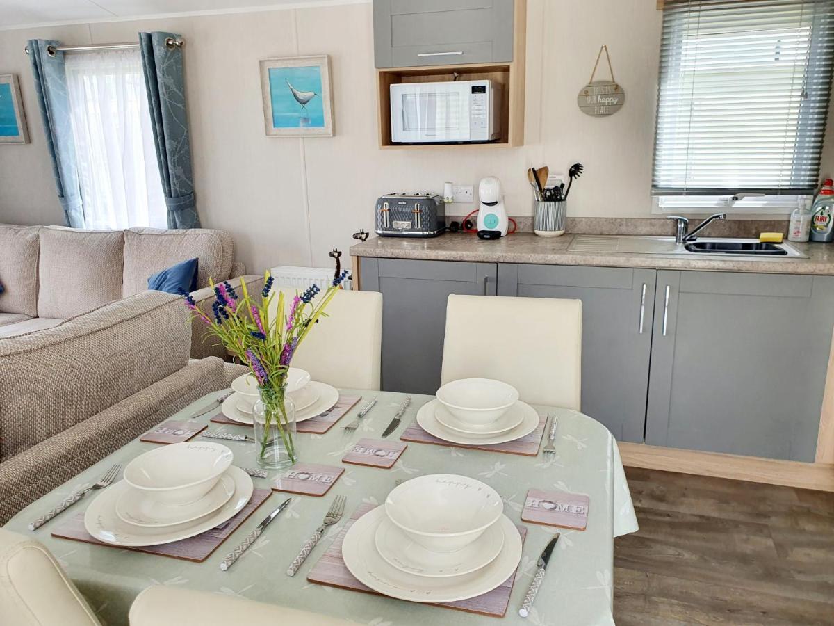 אינגולדמלס Premium Accommodation With Luxury Hot-Tub And Decking Area, Near Fantasy Island מראה חיצוני תמונה