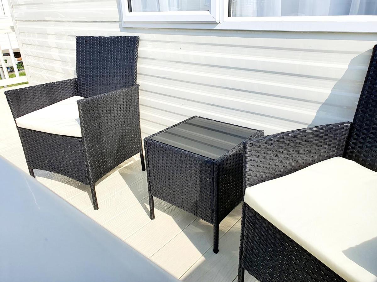 אינגולדמלס Premium Accommodation With Luxury Hot-Tub And Decking Area, Near Fantasy Island מראה חיצוני תמונה
