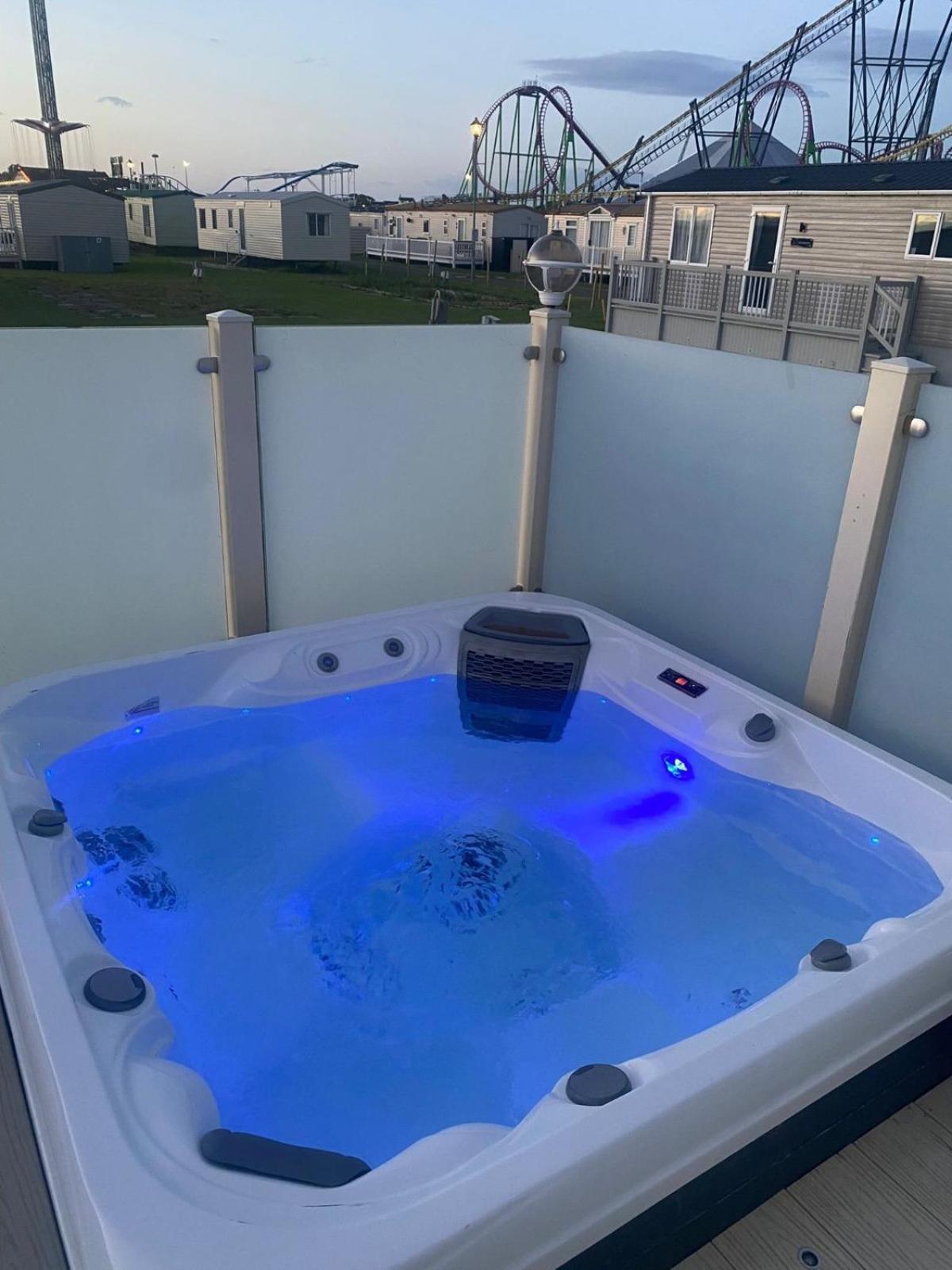 אינגולדמלס Premium Accommodation With Luxury Hot-Tub And Decking Area, Near Fantasy Island מראה חיצוני תמונה